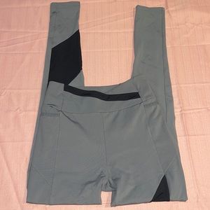 GYMSHARK black and gray workout leggings